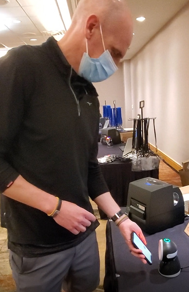 ContactLess_Badge_Pickup1